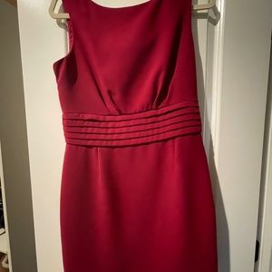 Deal back maroon dress